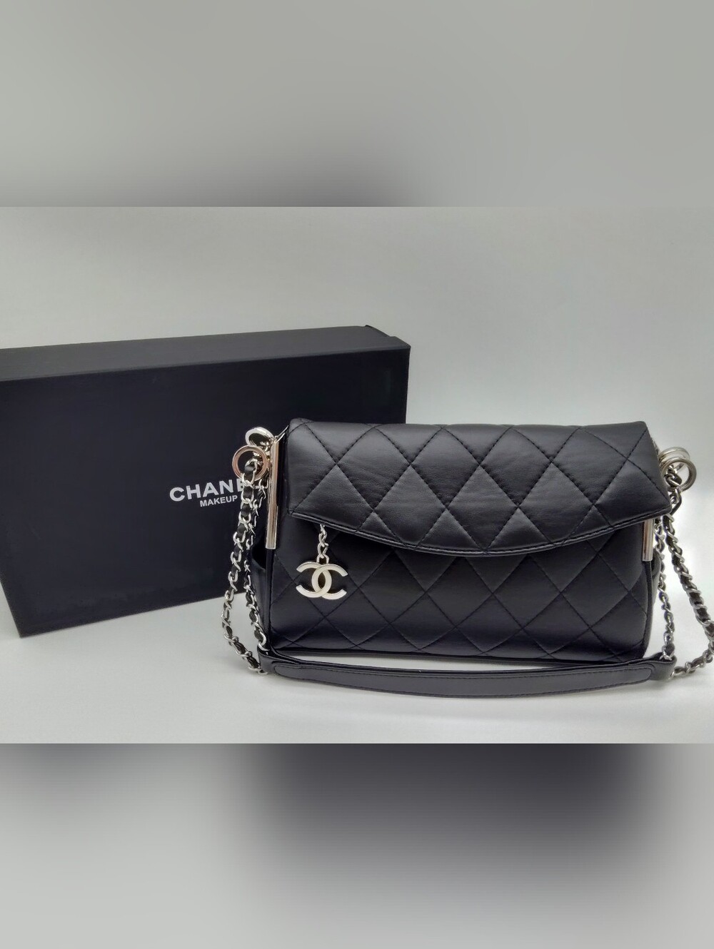CHANEL Makeup Promotional GifQuilted Fold Over Pouch Black Silver Chain STUNNING - Picture 2 of 13